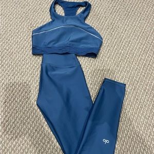 Alo Yoga Blue Jean set - xs